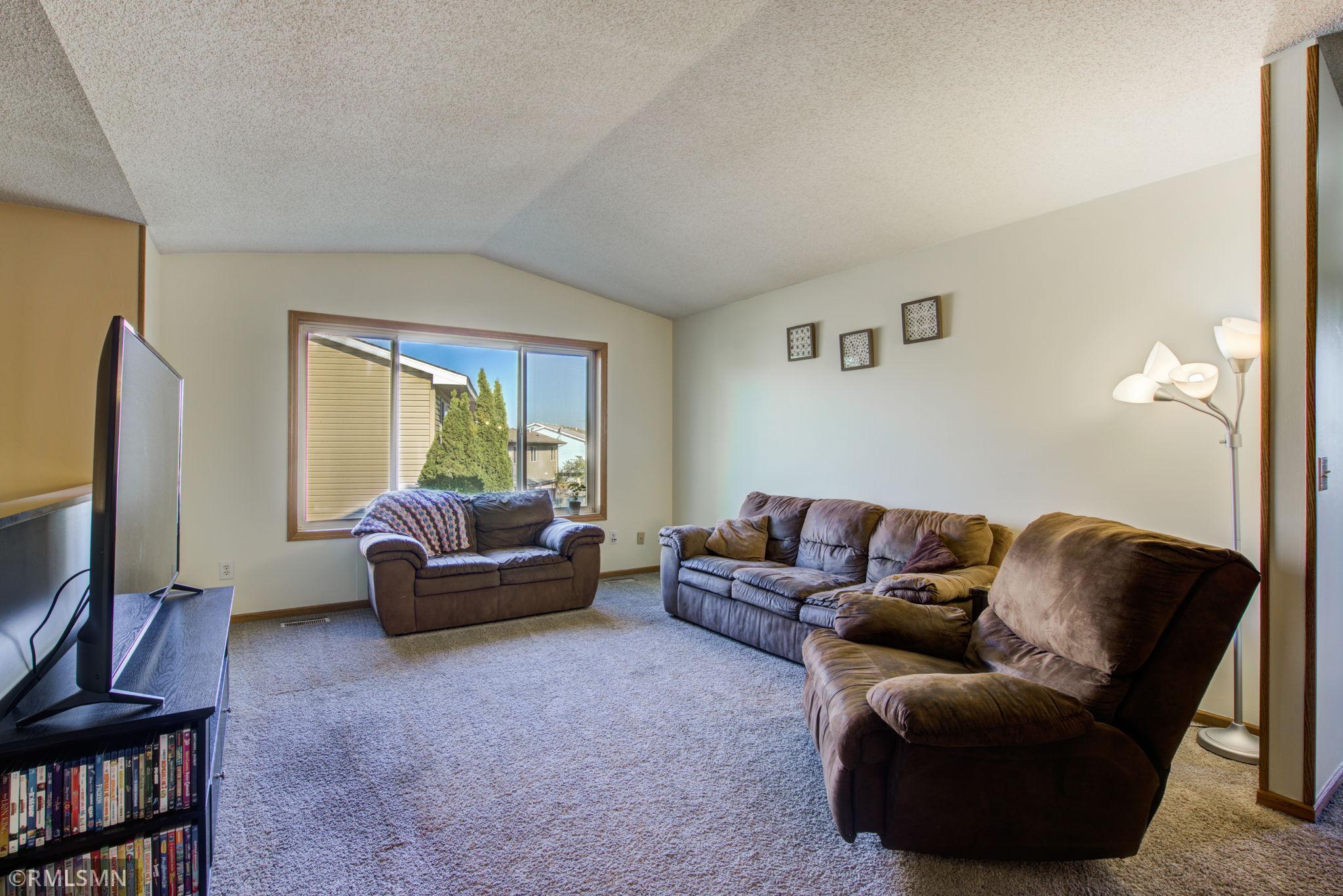 6109 Mill Run Road Monticello, MN 55362 - Photo 2 of 20 Gallery Image 2