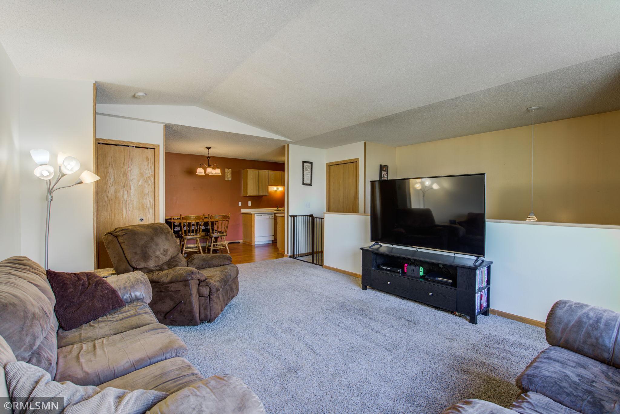 6109 Mill Run Road Monticello, MN 55362 - Photo 3 of 20 Gallery Image 3