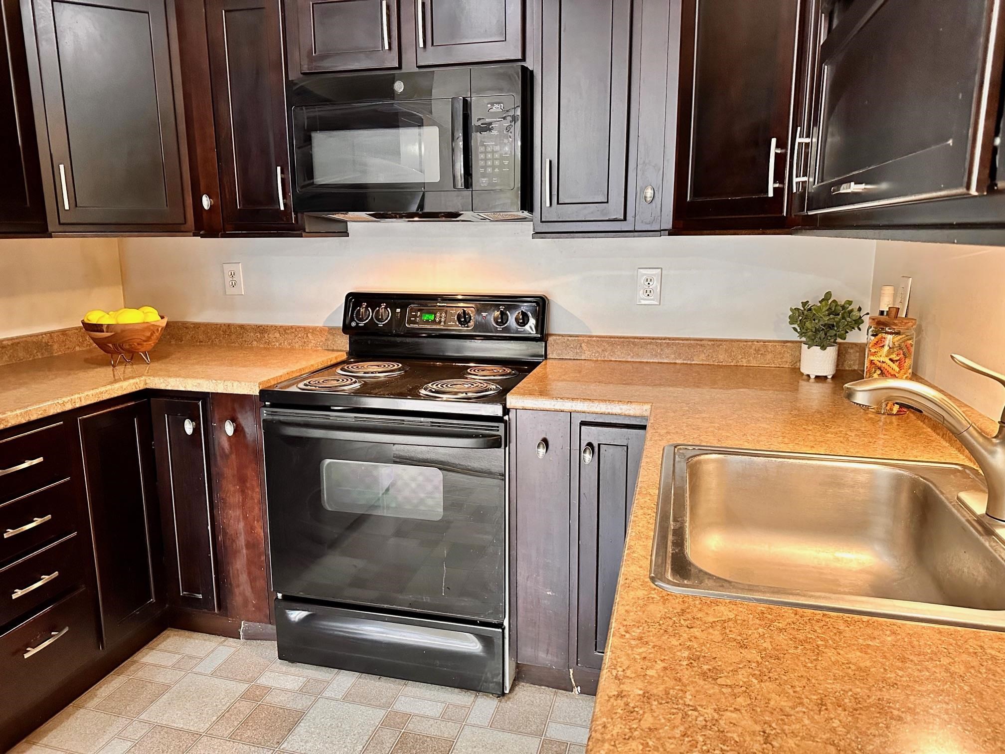 1991 Bodwell Road, Unit 30 Manchester, NH 03109 - Photo 12 of 32 Gallery Image 12