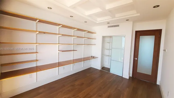 $11,000 | 1000 Venetian Way, Unit 1502, Miami Beach, FL 33139