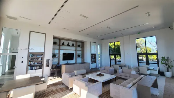 $11,000 | 1000 Venetian Way, Unit 1502, Miami Beach, FL 33139