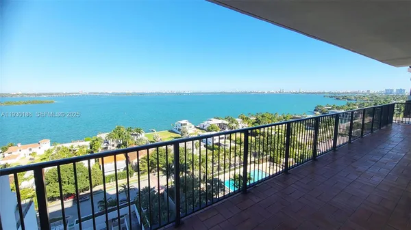 $11,000 | 1000 Venetian Way, Unit 1502, Miami Beach, FL 33139