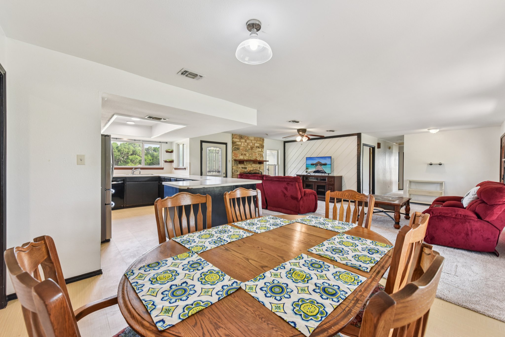 504 Buckaroo Trail Buda, TX 78610 - Photo 7 of 39 Dining area featuring a ceiling fan