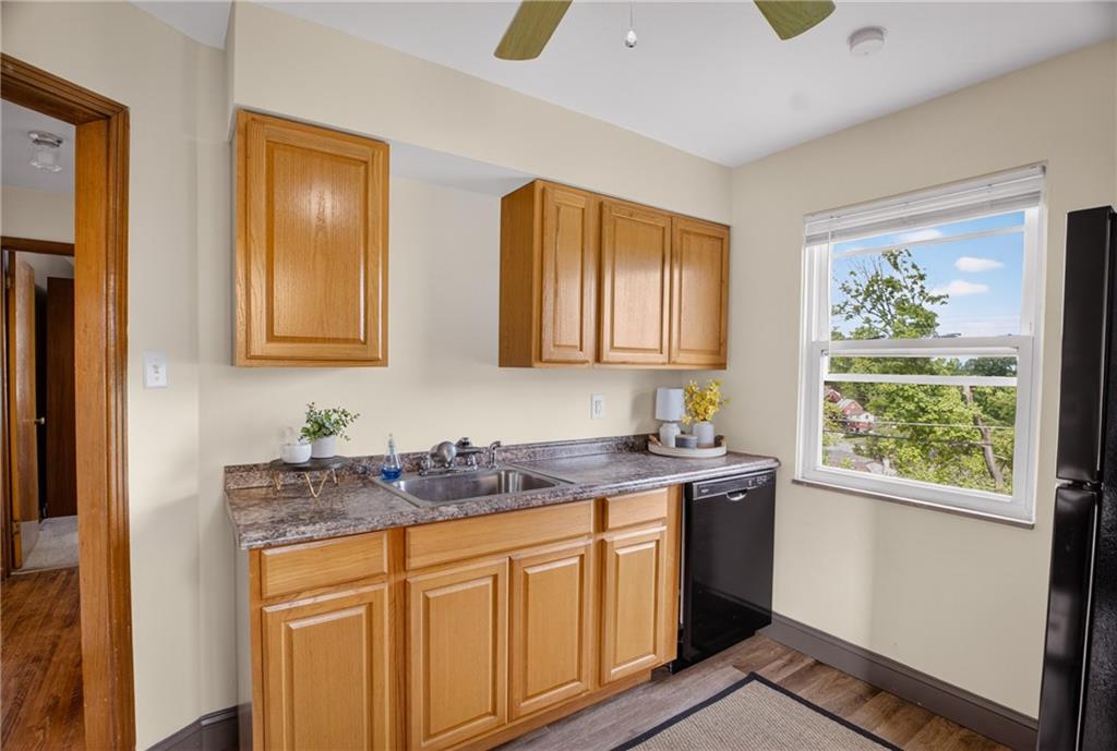 3552 Middleboro Road Pittsburgh, PA 15234 - Photo 10 of 31 Gallery Image 10