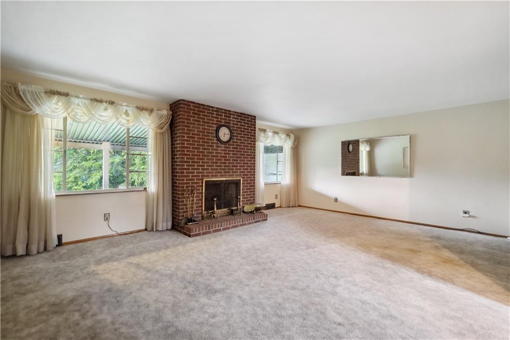 589 Franklin Farms Road Washington, PA 15301 - Photo 7 of 38 With windows flanking each side for great natural light...