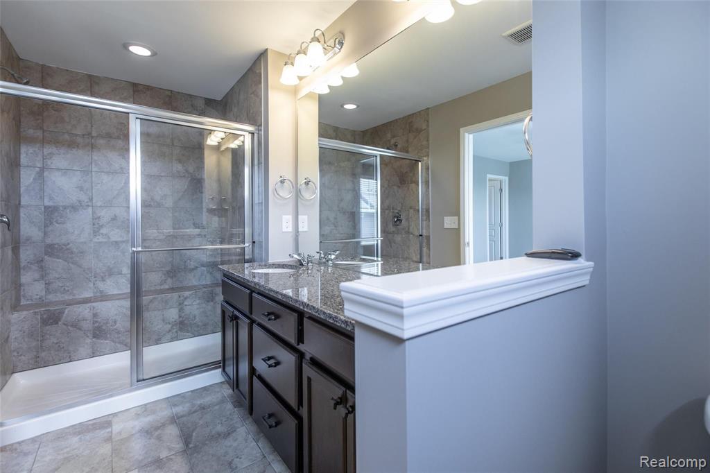 851 Barclay Circle Rochester Hills, MI 48307 - Photo 12 of 22