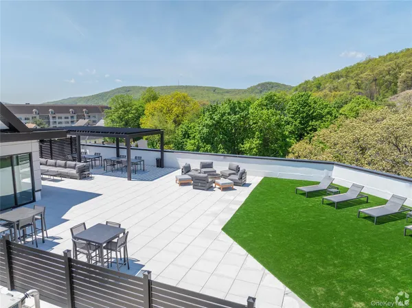 $3,400 | 15 Washington Avenue, Unit 210, Suffern, NY 10901