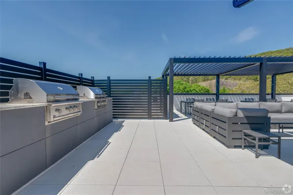 $3,400 | 15 Washington Avenue, Unit 210, Suffern, NY 10901