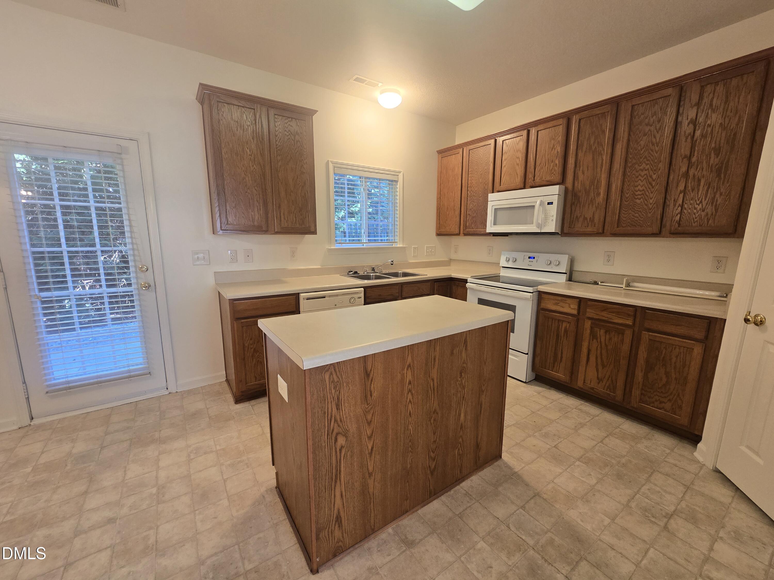 100 Ranger Place Apex, NC 27502 - Photo 6 of 16 20251009_152503