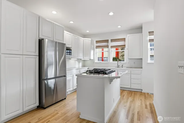 $3,650 | 619 Federal Avenue East, Unit A, Seattle, WA 98102