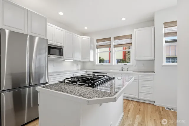 $3,650 | 619 Federal Avenue East, Unit A, Seattle, WA 98102