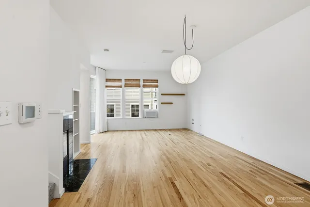 $3,650 | 619 Federal Avenue East, Unit A, Seattle, WA 98102