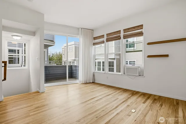 $3,650 | 619 Federal Avenue East, Unit A, Seattle, WA 98102