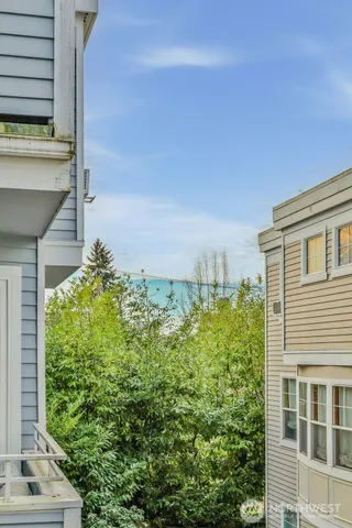 $3,650 | 619 Federal Avenue East, Unit A, Seattle, WA 98102