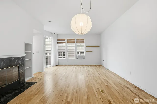 $3,650 | 619 Federal Avenue East, Unit A, Seattle, WA 98102