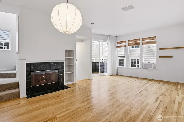 $3,650 | 619 Federal Avenue East, Unit A, Seattle, WA 98102