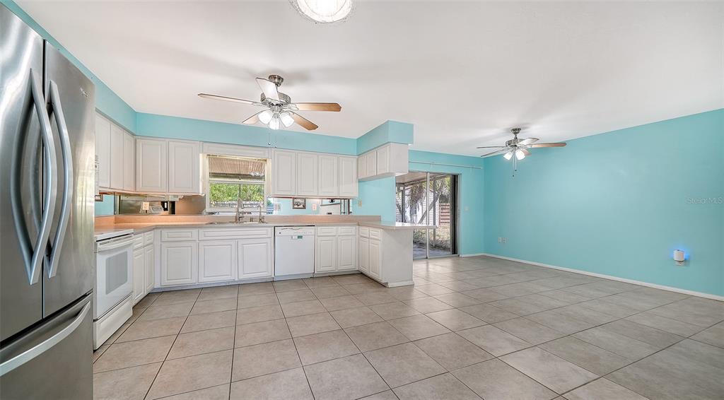 1546 Georgetowne Lane Sarasota, FL 34232 - Photo 12 of 36