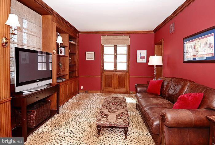 218 Wendover Road Baltimore, MD 21218 - Photo 20 of 22 Family Room