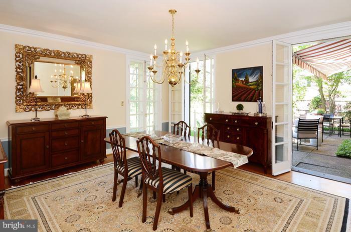 218 Wendover Road Baltimore, MD 21218 - Photo 3 of 22 Wood floors