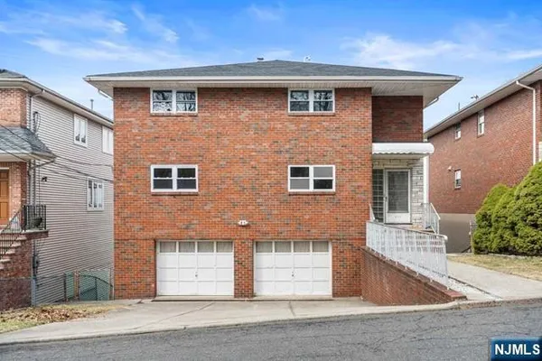 $3,600 | 465 5th Street, Unit 2, Palisades Park, NJ 07650