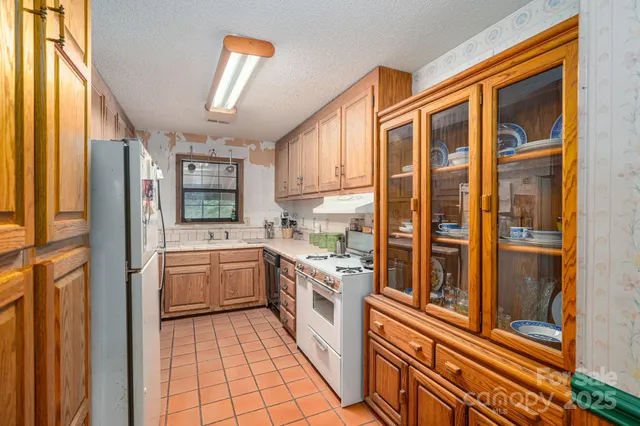 $550,000 | 3323 Sadler Road, Alexis, NC 28006