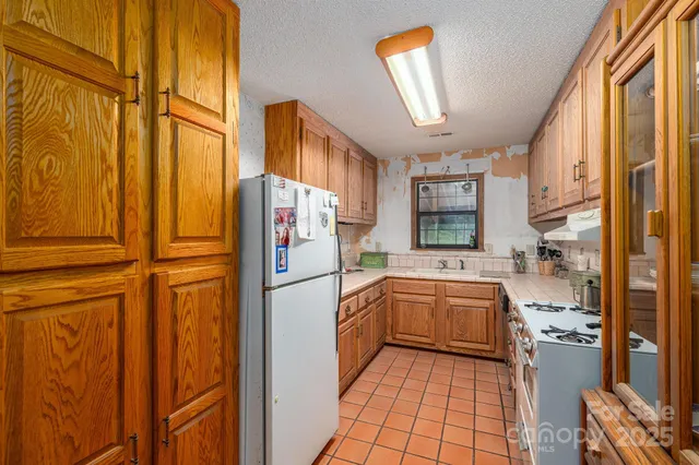 $550,000 | 3323 Sadler Road, Alexis, NC 28006