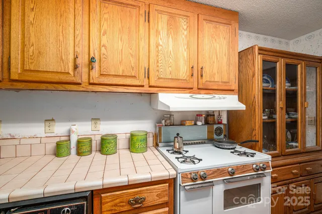 $550,000 | 3323 Sadler Road, Alexis, NC 28006