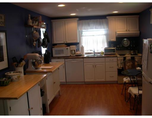 19 Alderwood Road Waltham, MA 02452 - Photo 4 of 11 Gallery Image 4