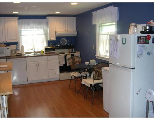 19 Alderwood Road Waltham, MA 02452 - Photo 5 of 11 Gallery Image 5