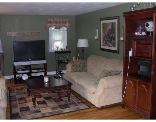 19 Alderwood Road Waltham, MA 02452 - Photo 7 of 11 Gallery Image 7