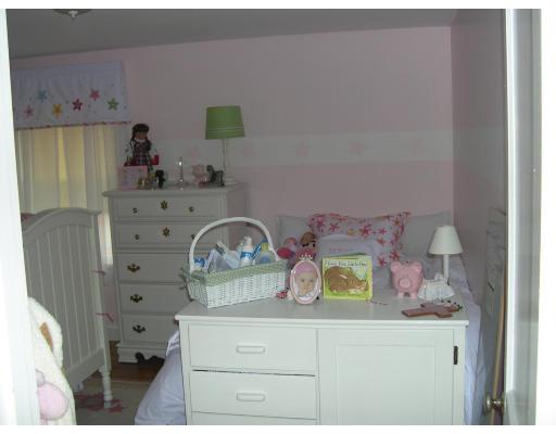 19 Alderwood Road Waltham, MA 02452 - Photo 10 of 11 Gallery Image 10