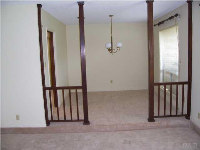 5485 Flax Road Pensacola, FL 32504 - Photo 4 of 6 Dinning/Livingroom