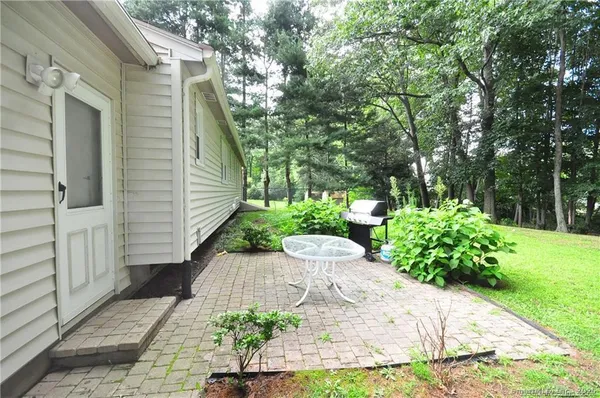 $2,500 | 109 Quarry Brook Drive, South Windsor, CT 06074