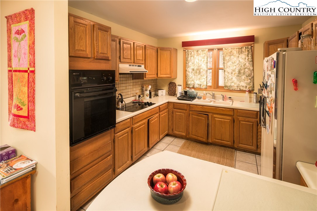 227 Coventry Lane Boone, NC 28607 - Photo 2 of 26 Gallery Image 2