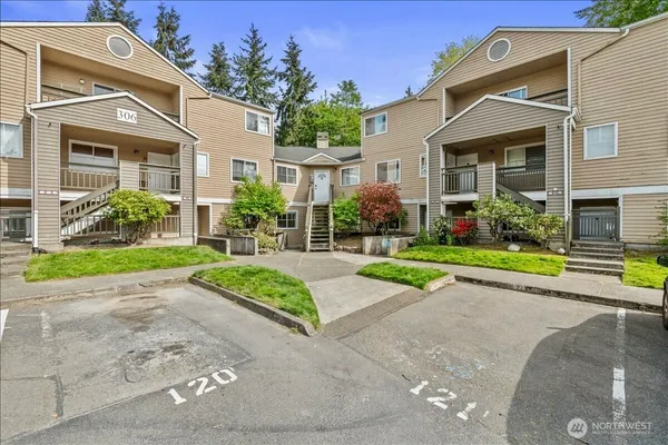 $419,500 | 5300 Harbour Pointe Boulevard, Unit 306H, Mukilteo, WA 98275