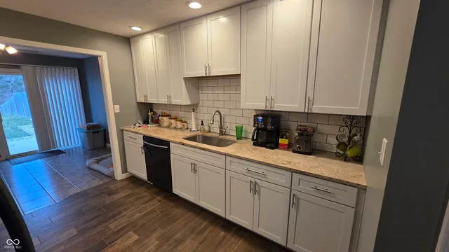 $275,000 | 876 Woodcross Court, Avon, IN 46123