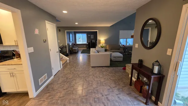 $275,000 | 876 Woodcross Court, Avon, IN 46123