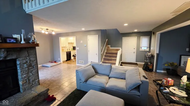 $275,000 | 876 Woodcross Court, Avon, IN 46123