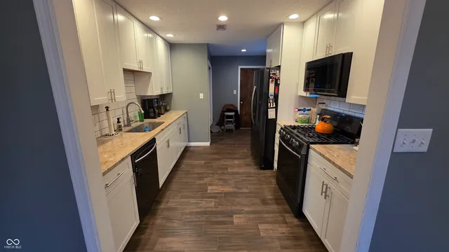 $275,000 | 876 Woodcross Court, Avon, IN 46123