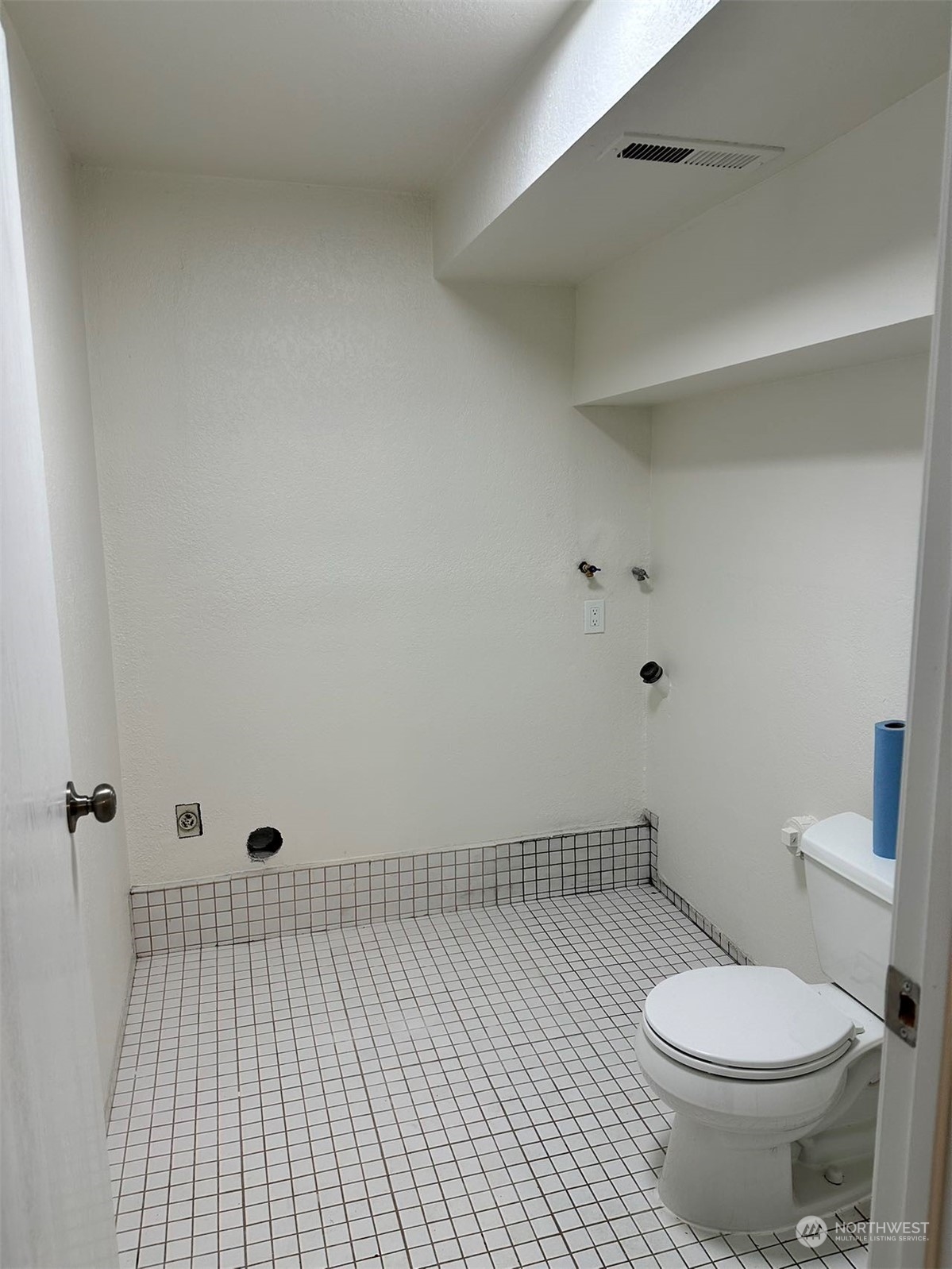 2606 Southwest 340th Place Federal Way, WA 98023 - Photo 19 of 28 a bathroom with a sink and a toilet