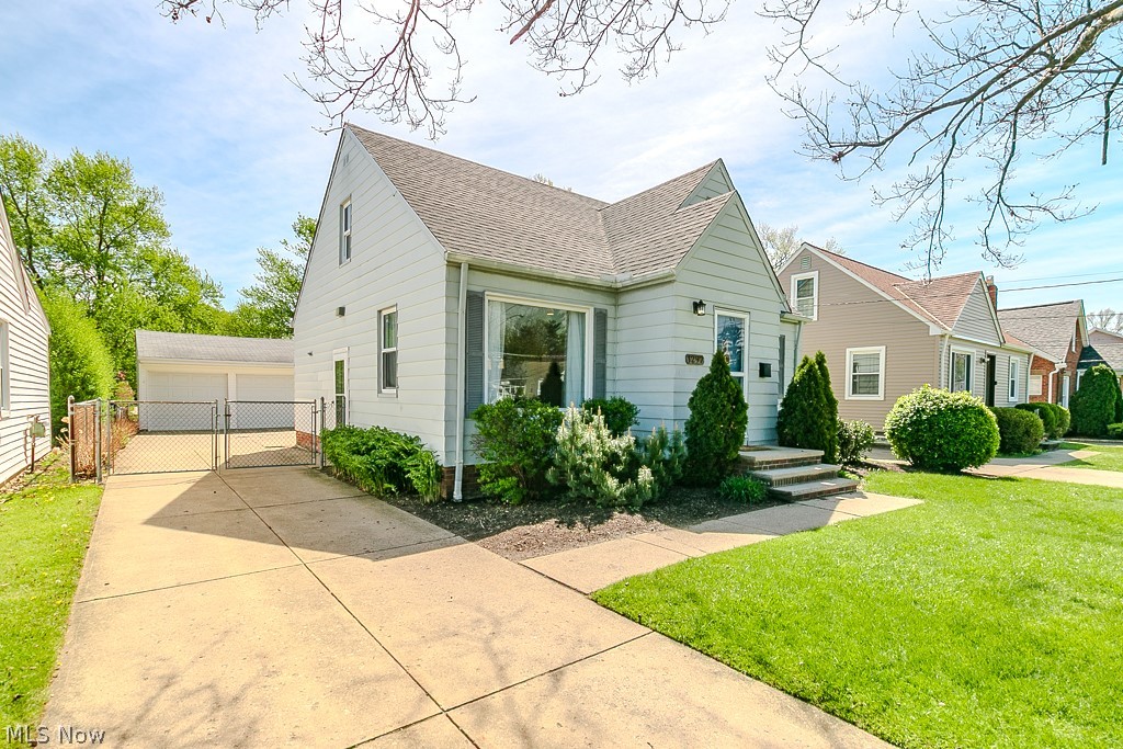 1297 Lander Road Mayfield Heights, OH 44124 - Photo 3 of 32