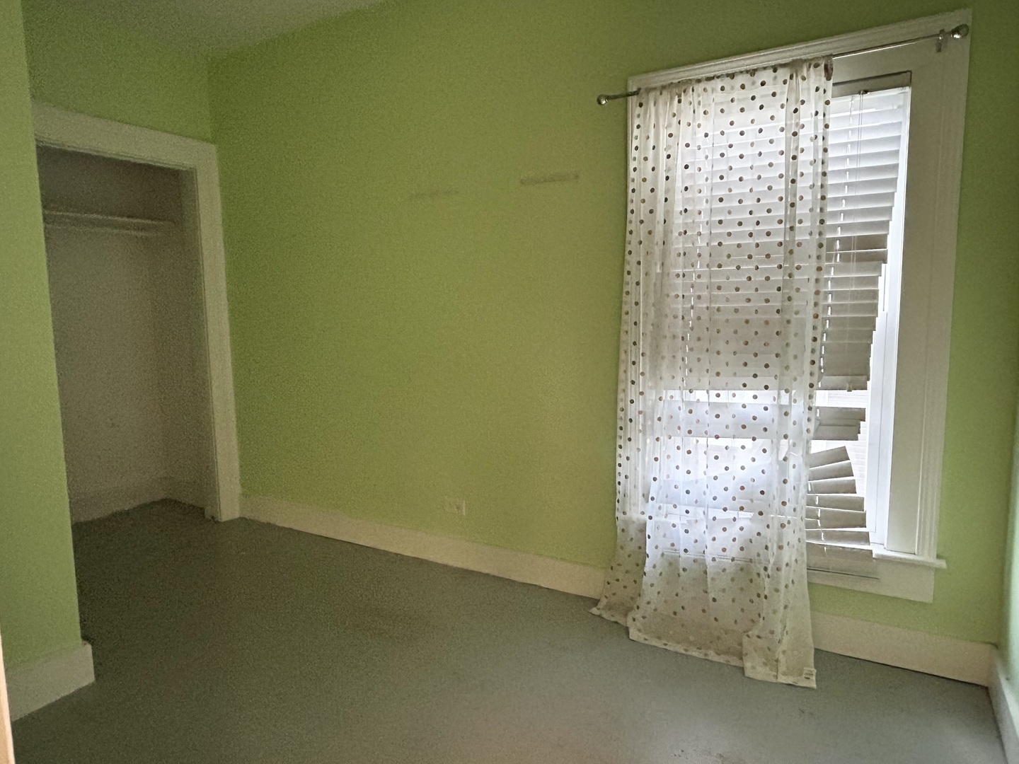 104 Grant Street Harvard, IL 60033 - Photo 7 of 14 a room with a window