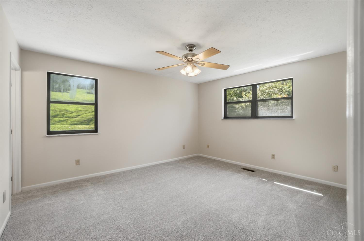 6340 Sheed Road Cincinnati, OH 45247 - Photo 19 of 60
