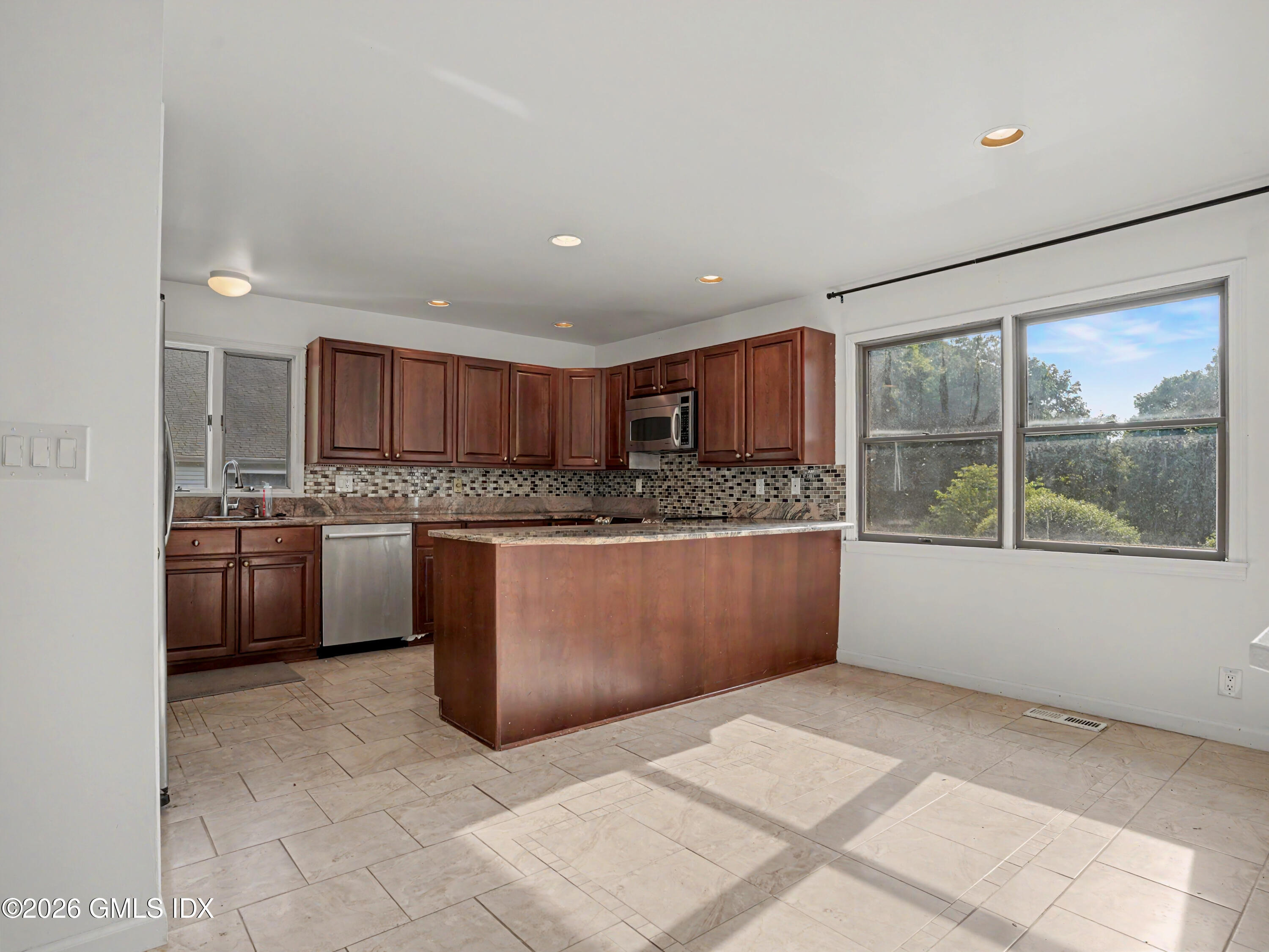 197 Sheep Hill Road, Unit C Riverside, CT 06878 - Photo 8 of 35 Kitchen 2