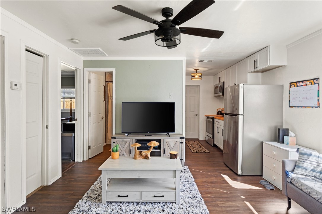 19113-115 Holly Road Fort Myers, FL 33967 - Photo 5 of 17 Gallery Image 5