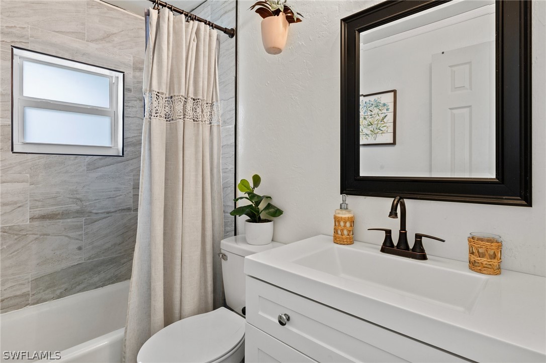 19113-115 Holly Road Fort Myers, FL 33967 - Photo 6 of 17 Gallery Image 6
