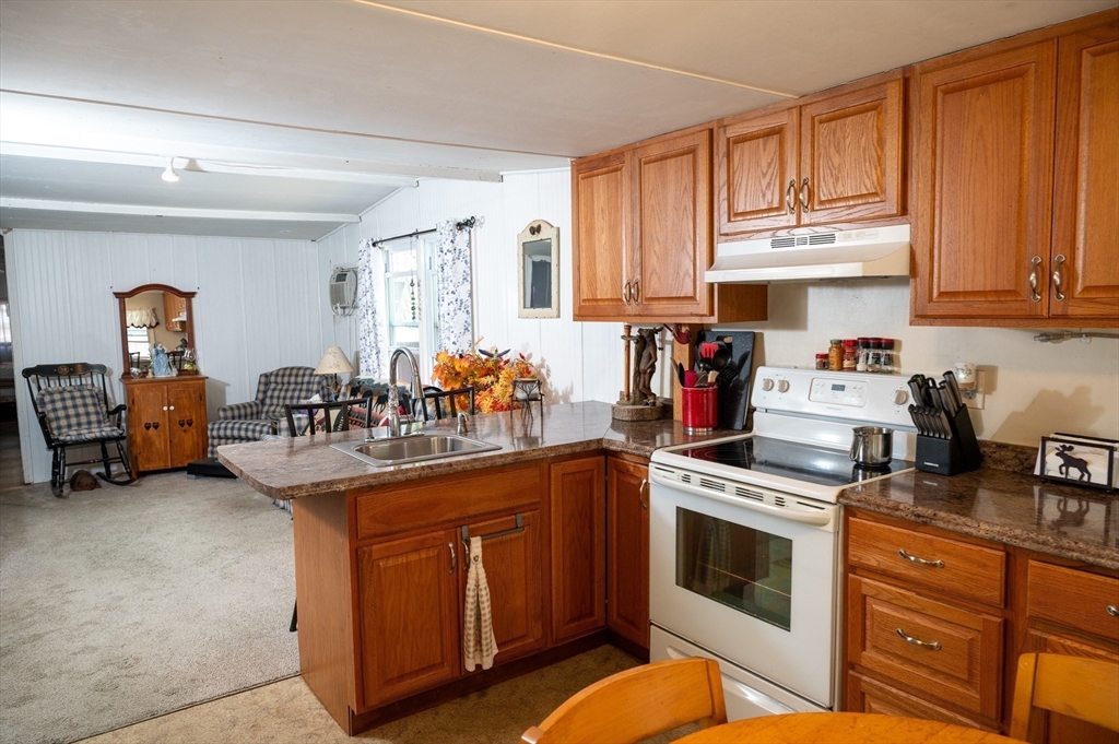 87 Turnpike Road Townsend, MA 01469 - Photo 11 of 29