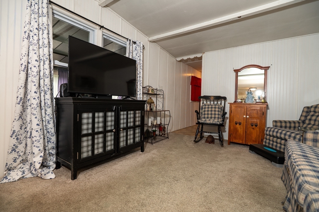 87 Turnpike Road Townsend, MA 01469 - Photo 14 of 29