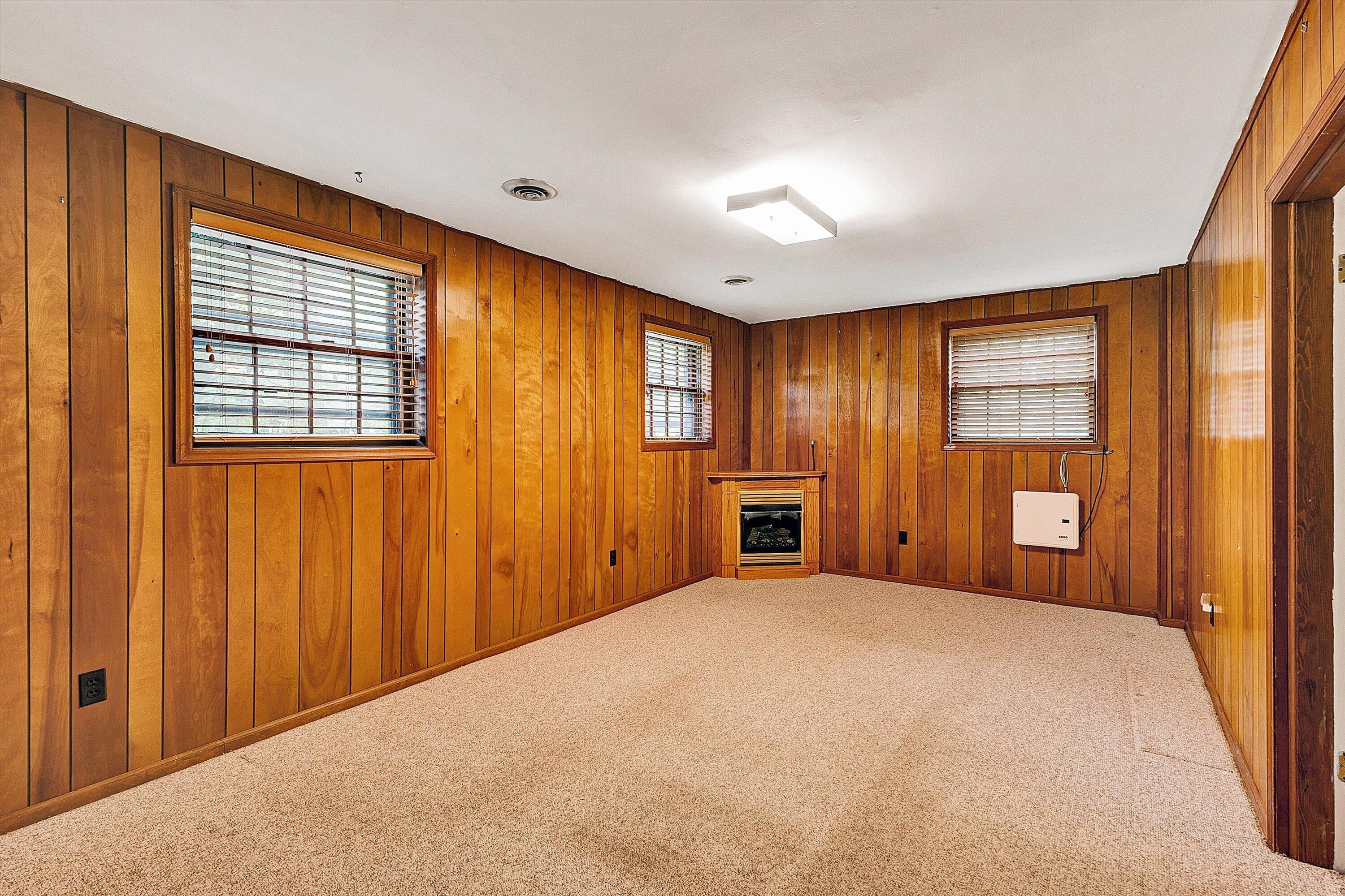 912 Cherokee Trail Covington, VA 24426 - Photo 18 of 31 a view of an empty room with a window