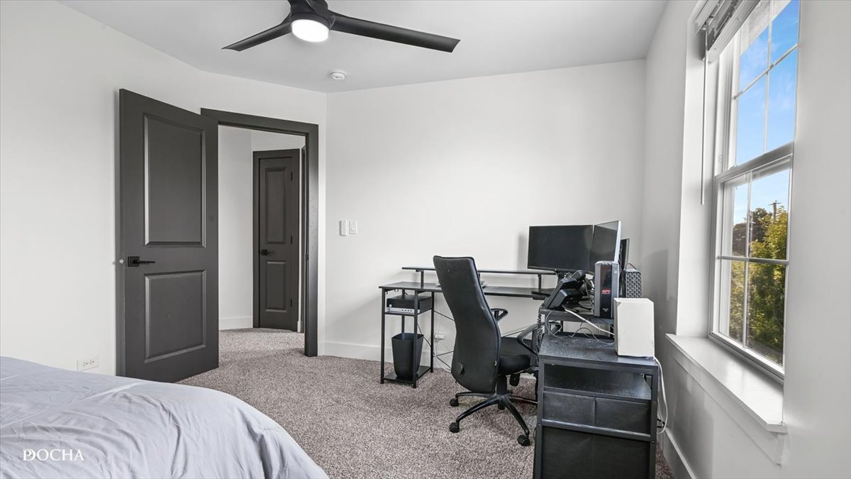 26827 Ashgate Crossing Plainfield, IL 60585 - Photo 16 of 31 a bedroom with a workspace